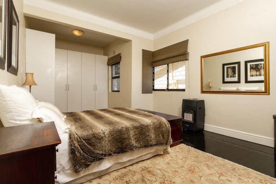 To Let 3 Bedroom Property for Rent in Sea Point Western Cape